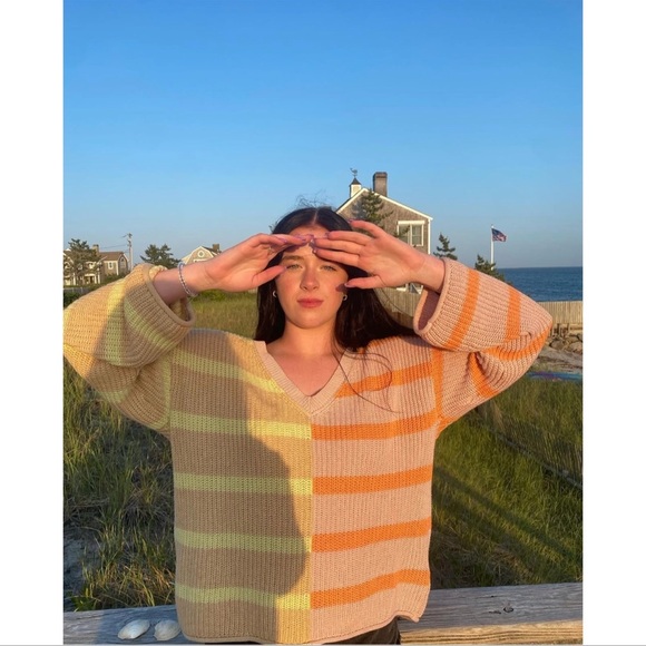 AMERICAN EAGLE Colorblock Striped Knit V-Neck Sweater - Picture 1 of 5